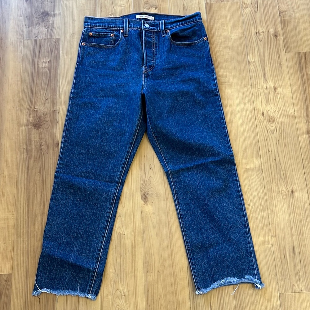 Levi’s Wedgie Straight Frayed Hem Cropped Jeans SZ-30